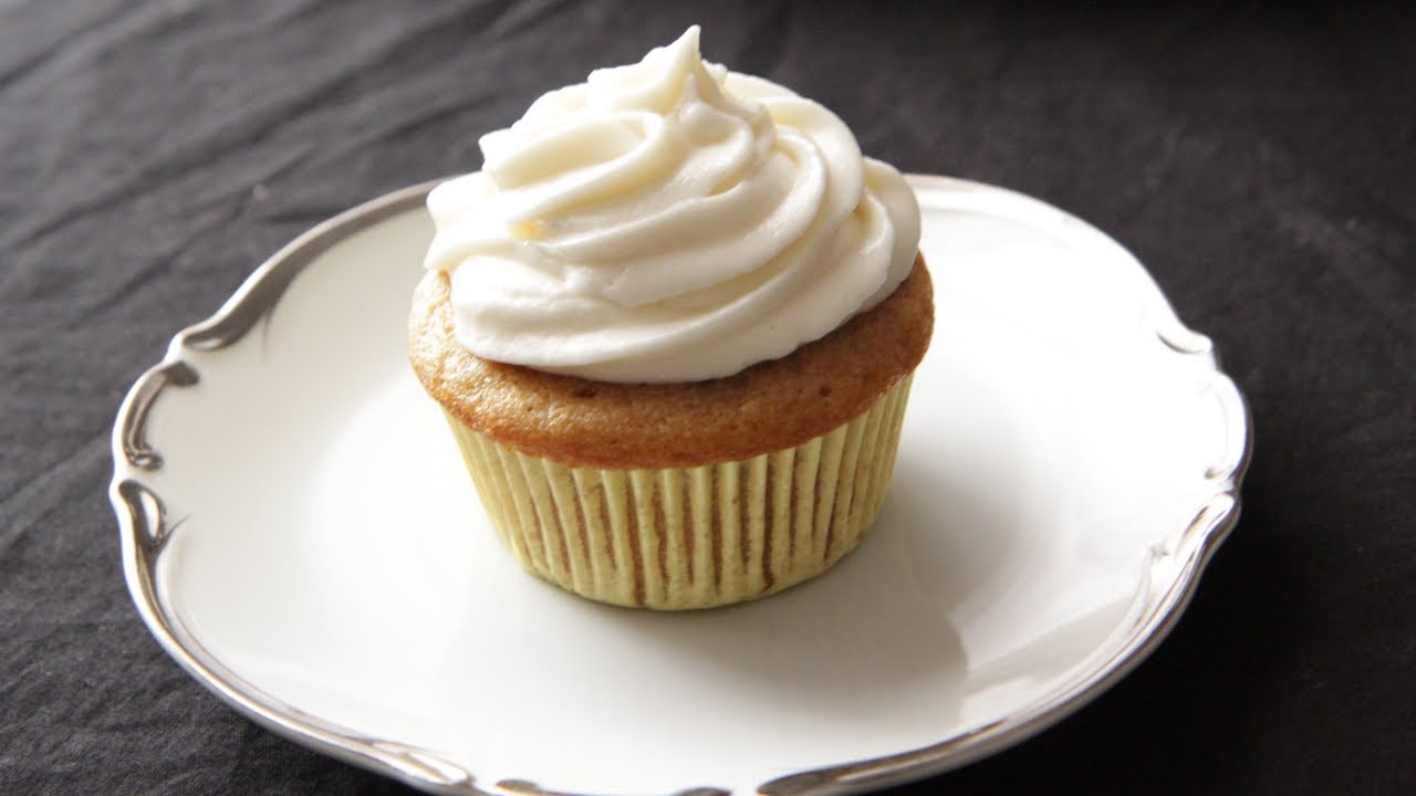 Best Vegan Vanilla Cupcakes Recipe (Light & Fluffy) - Vegan Recipes